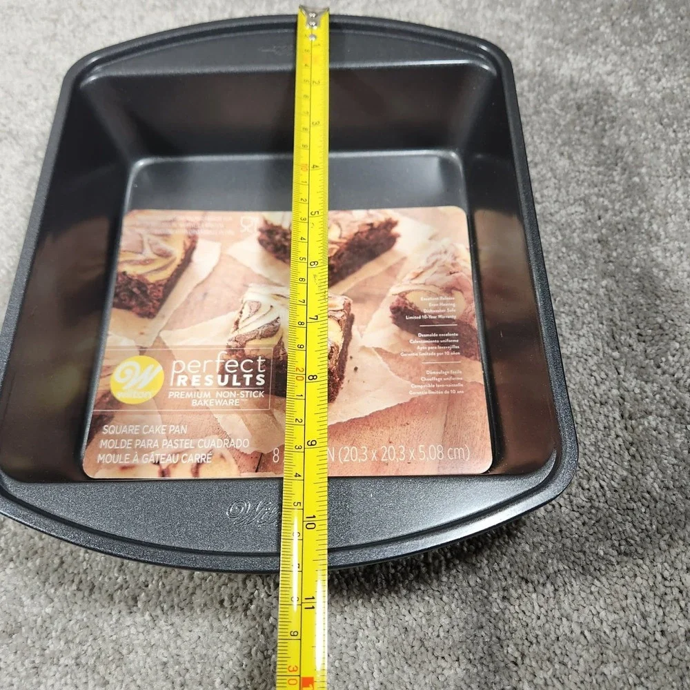 Wilton Square Cake‎ Pan Dark Gray Non-Stick Perfect Results Bakeware 8x8x2 Inch